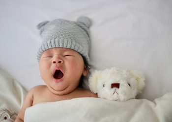 baby's gray knit hat
